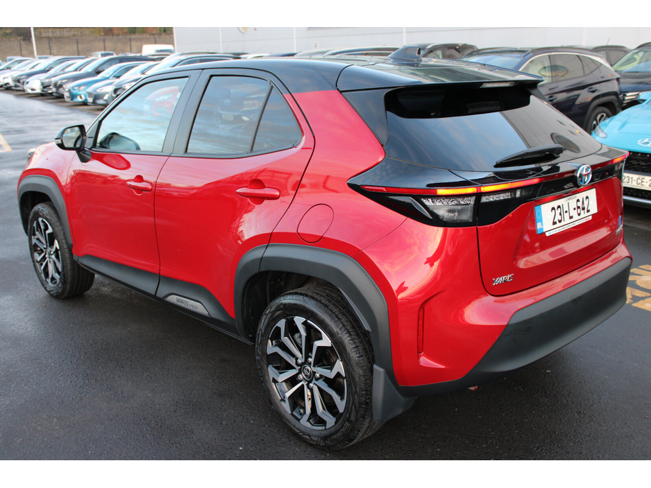 2023 Toyota Yaris Cross 1.5 Hybrid CVT Luna Sport €28,950