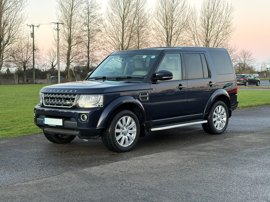 2016 Land Rover Discovery - image 4
