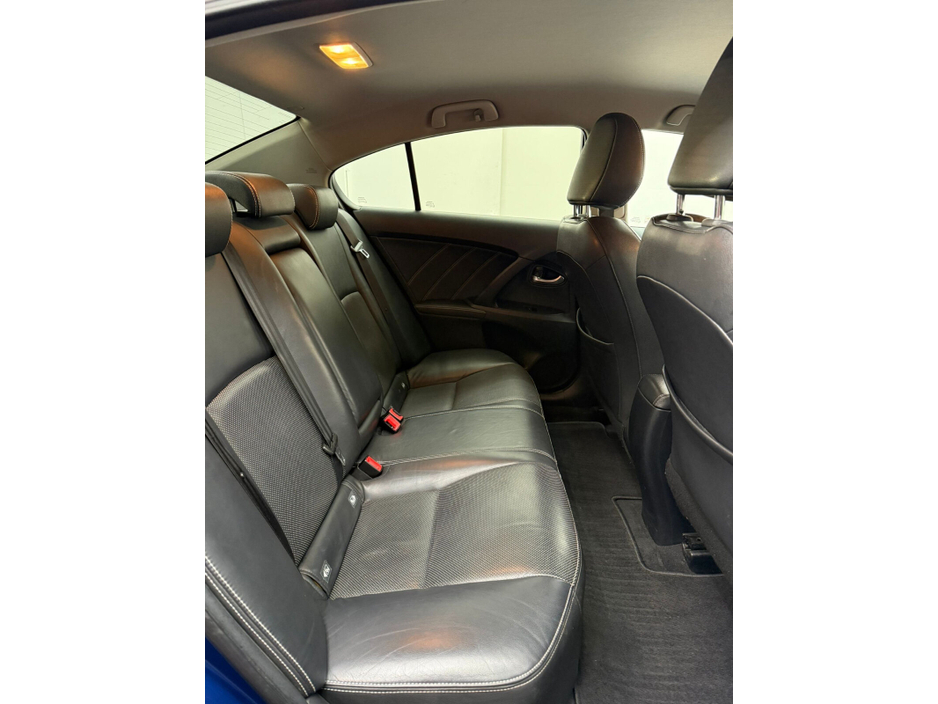 2016 Toyota Avensis - image 7