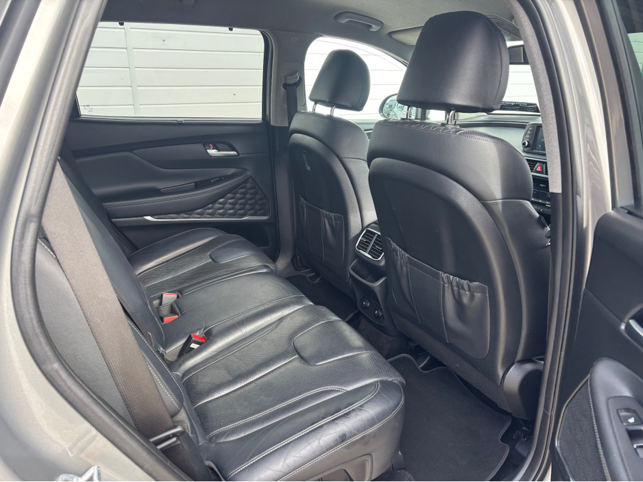 2018 Hyundai Santa Fe - image 5