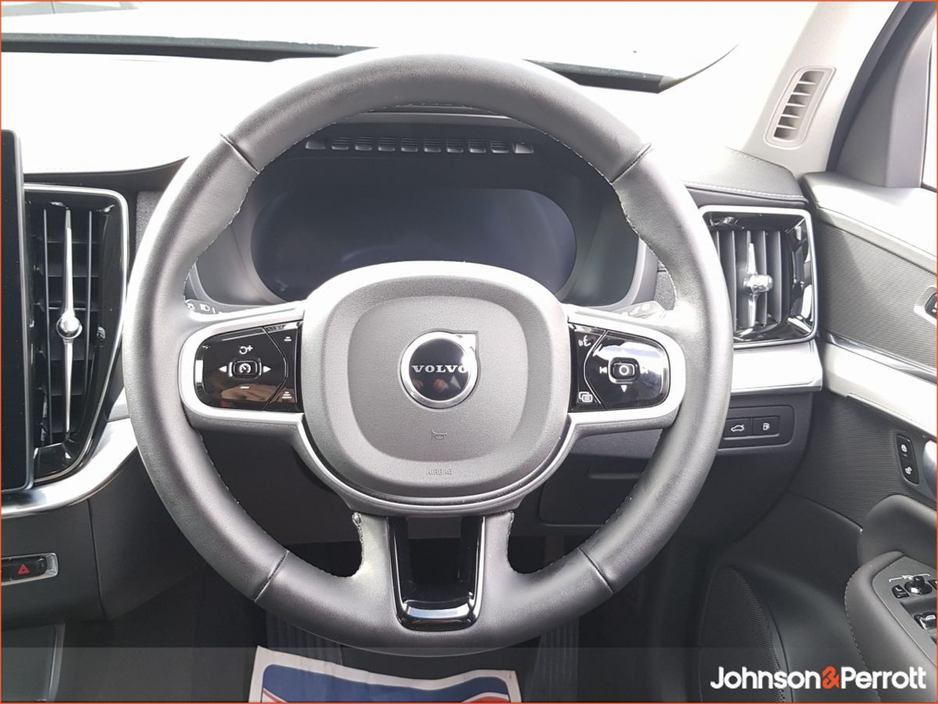 2025 Volvo XC90 T8 455bhp AWD PHEV Core €79,900