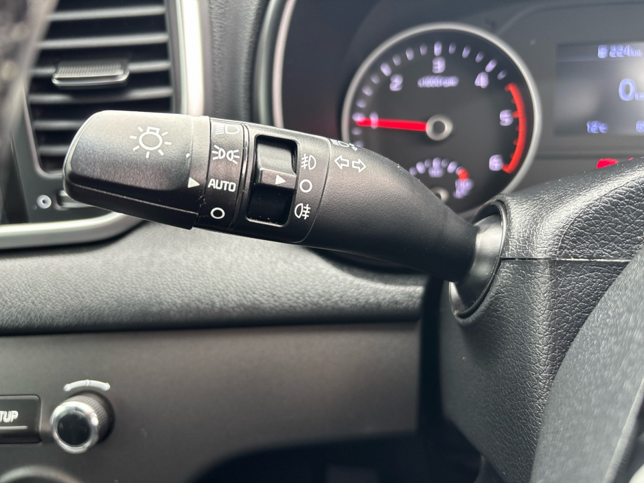 2021 Kia Sportage - image 17