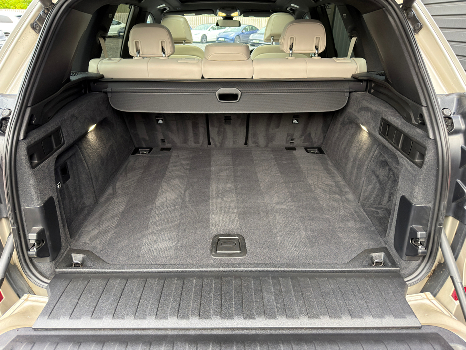 2019 BMW X5 - image 13