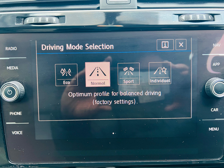 2017 Volkswagen Golf 1.6 TDI 5DR 115HP Highline DSG €13,750