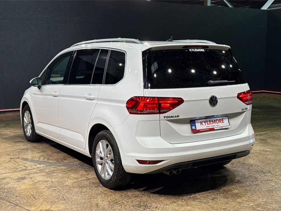 2018 Volkswagen Touran - image 5