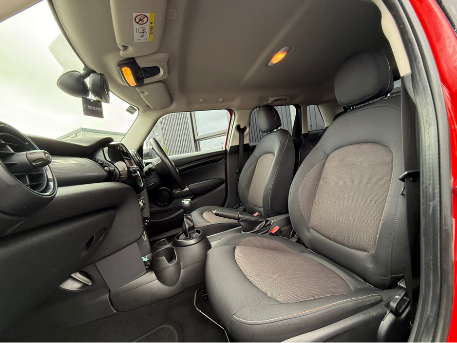 2017 MINI Cooper Black Ed 1.5P €15,750