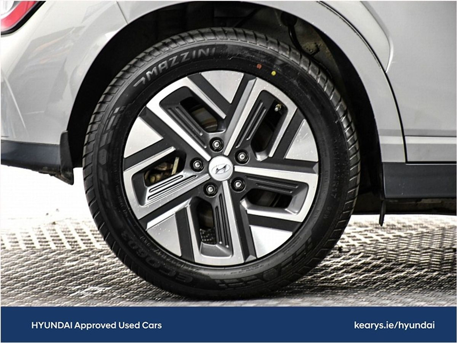 2022 Hyundai Kona EV Premium 64 kWh €22,490