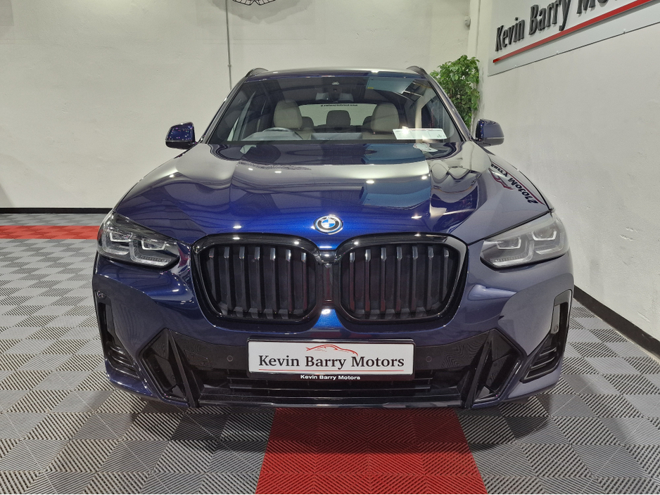 2022 BMW X3 30E M SPORT (PRO PACK / OYSTER LEATHER) X-DRIVE AUTOMATIC **ONE OWNER / TOP SPEC / 20" ALLOYS / APPLE CARPLAY / ADAPTIVE LED HEADLIGHTS / BMW M SEATBELTS / ELECTRIC BOOTLID /REVERSE CAMERA / SAT NAV** €49,900