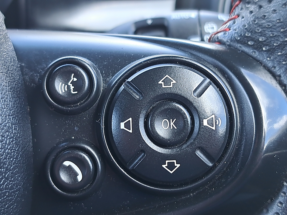 2016 MINI Cooper S - image 21