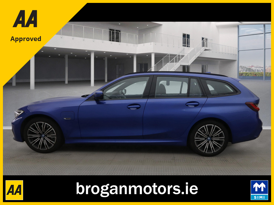 2022 BMW 3 Series 330e 2.0T M Sport Auto Touring €27,995