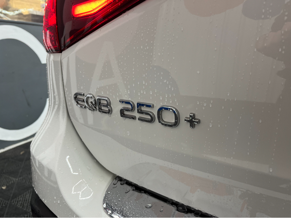 2024 Mercedes-Benz EQB - image 7