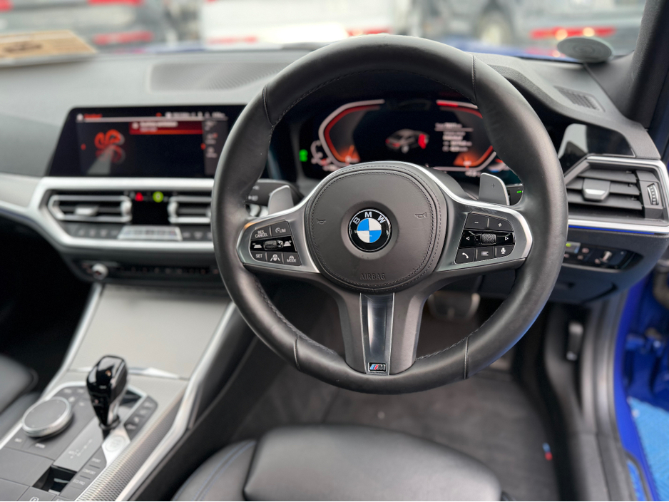 2020 BMW 3 Series - image 19