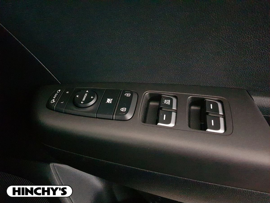 2022 Kia Sportage - image 20