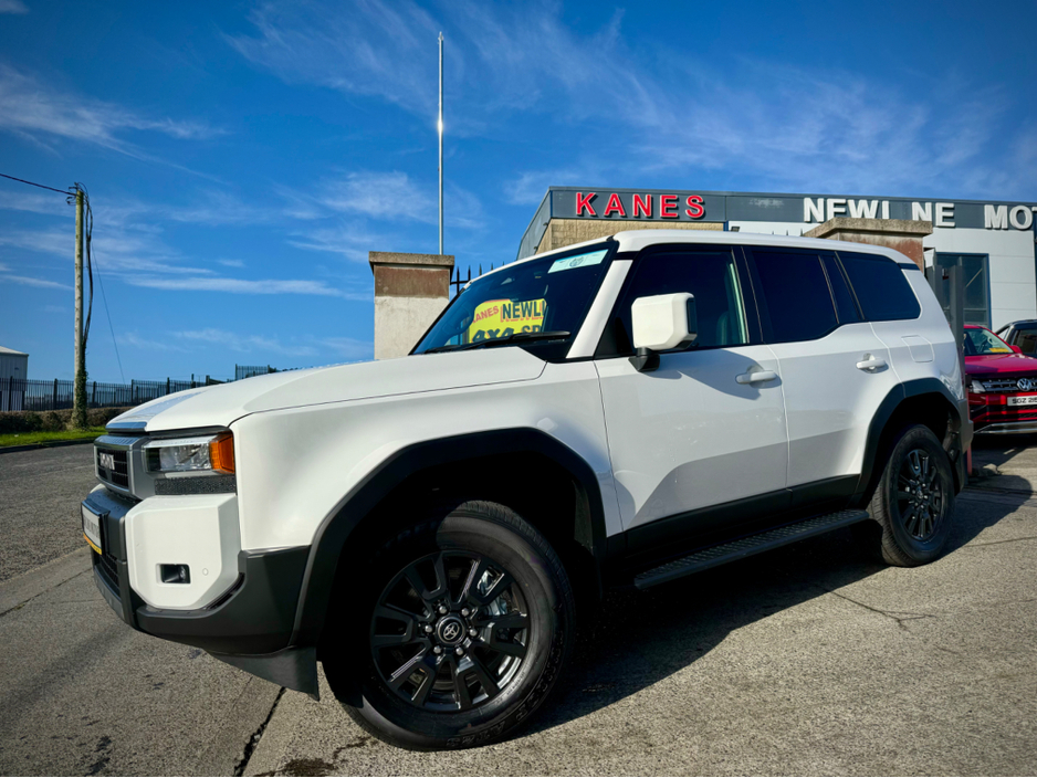 2025 Toyota Landcruiser - image 4
