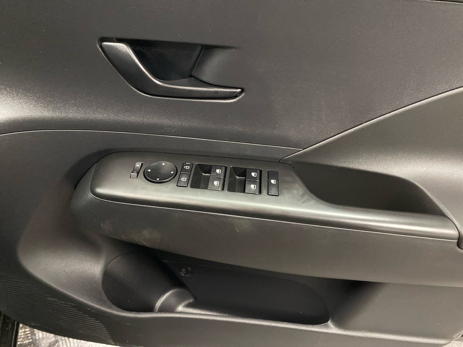 2023 Hyundai Kona - image 11