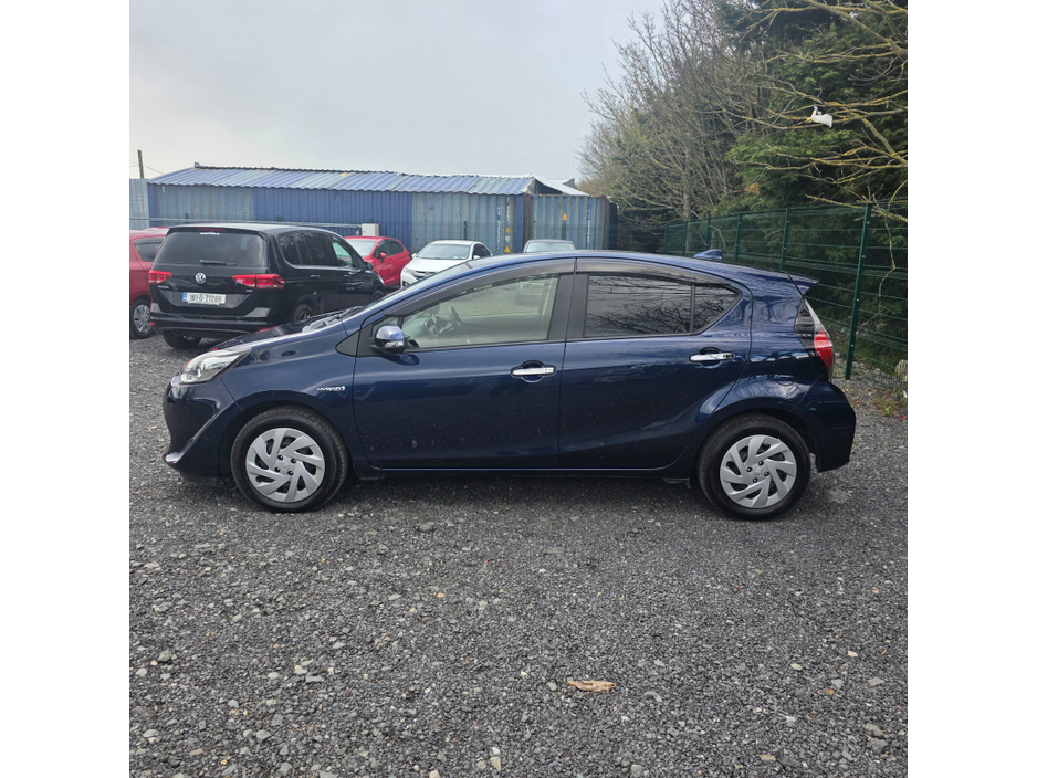 2018 Toyota Aqua - image 5