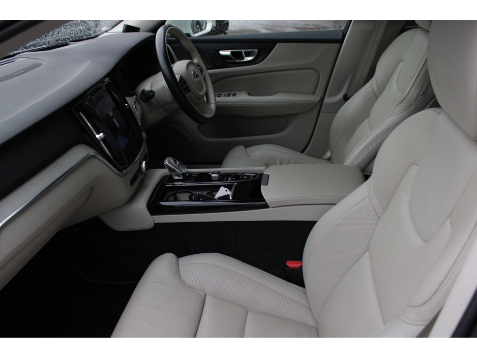 2020 Volvo V60 PHEV T6 340 HP INSCRIPTION 5DR ESTATE AUTO AWD // STUNNING CAR IN MINT CONDITION // VERY RARE CAR // BUY WITH CONFIDENCE AA AND SIMI APPROVED DEALER 2026 // FINANCE ARRANGED // ALL TRADE INS WELCOME €28,950