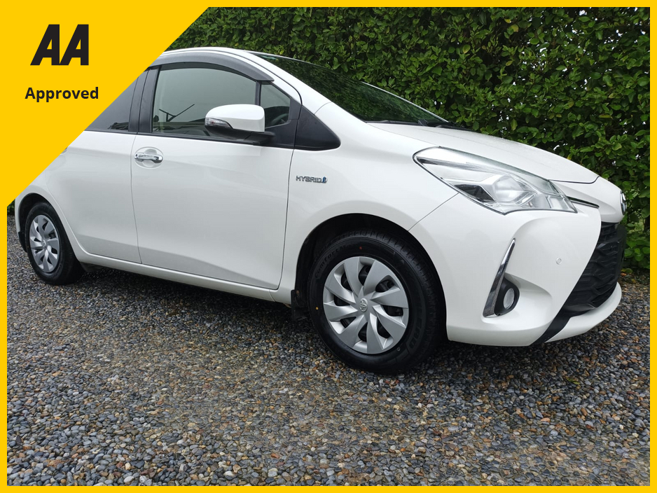 2019 Toyota Yaris 1.5 PETROL HYBRID AUTOMATIC ONLY 53,817kms JUST FULLY SERVICED INCLUDING 4 NEW TYRES 2 YEARS NCT 1 YEAR ROAD TAX HIGH SPEC CAR REVERSE CAMERA LARGE TOUCHSCREEN MULTIMEDIA SYSTEM PARKING SENSORS €17,949