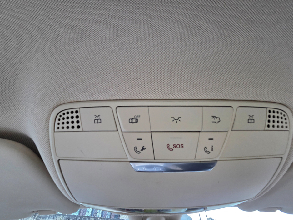 2019 Mercedes-Benz C Class - image 29