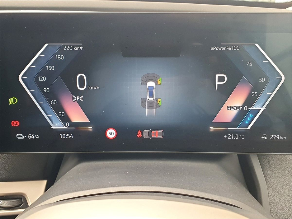 2022 BMW iX - image 9