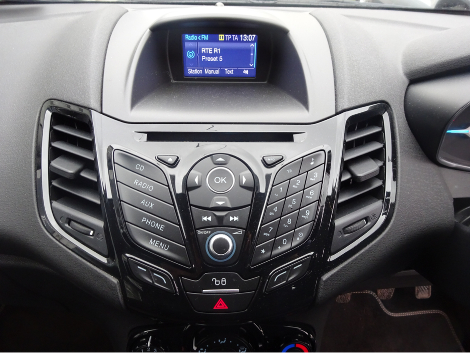 2016 Ford Fiesta TITANIUM 1.25 PETROL 60PS 5 DOOR LOW MILEAGE KEY 104 €9,950