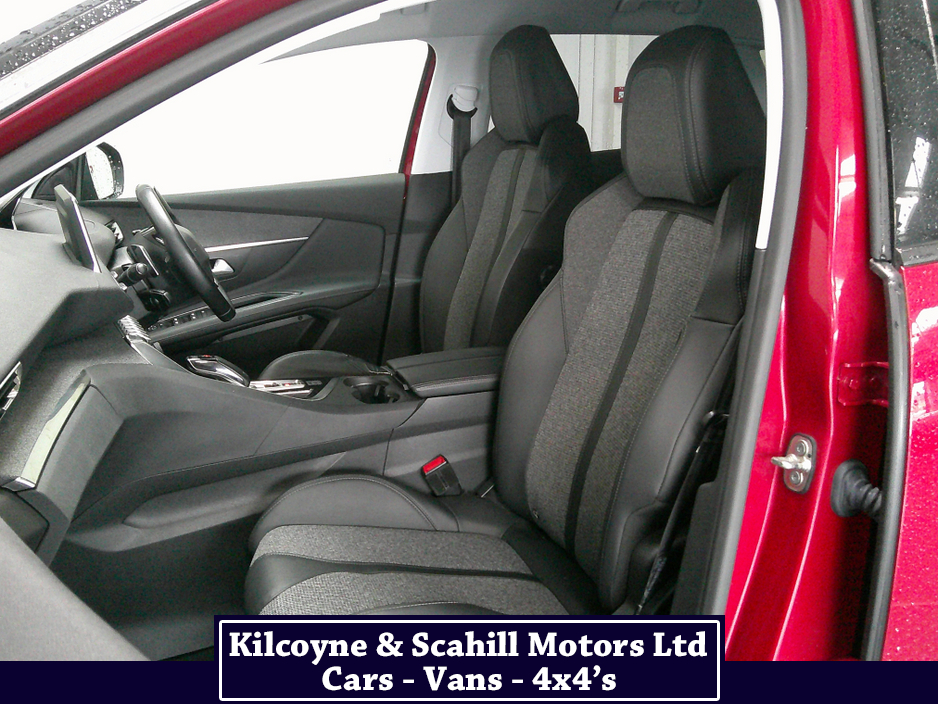 2020 Peugeot 3008 - image 12