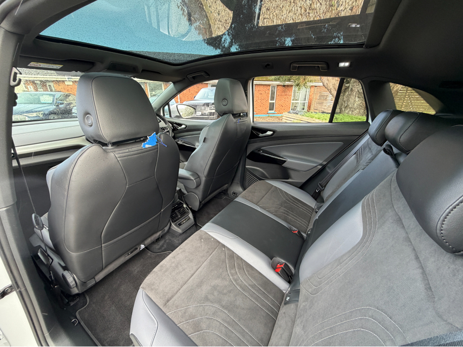 2023 Volkswagen ID.4 - image 24