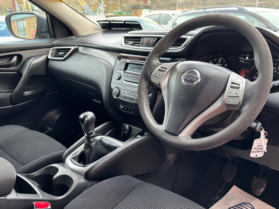 2015 Nissan Qashqai - image 8
