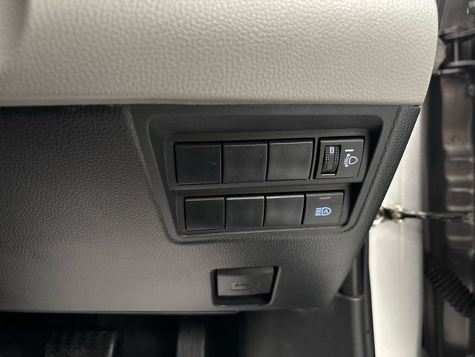 2022 Toyota Yaris Cross - image 15