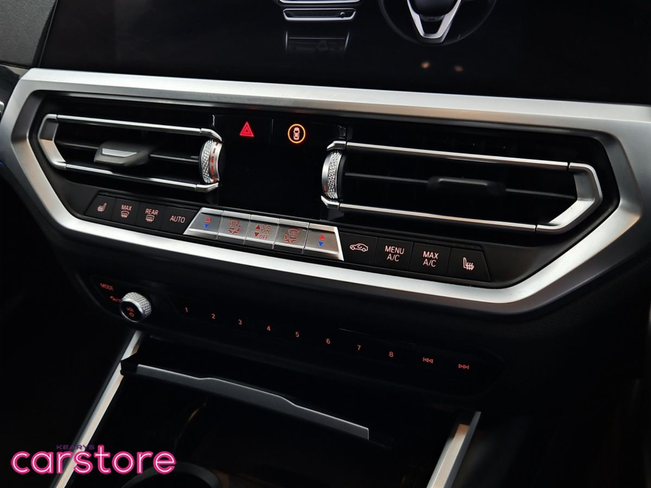 2020 BMW 3 Series - image 21