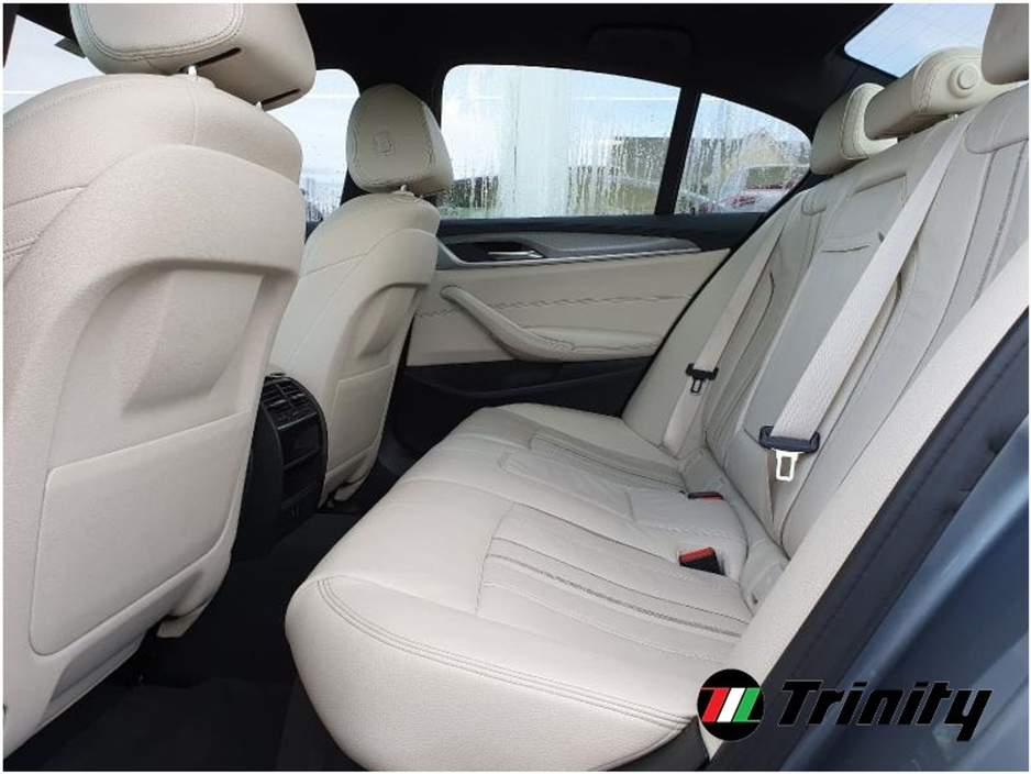 2017 BMW 5 Series - image 8