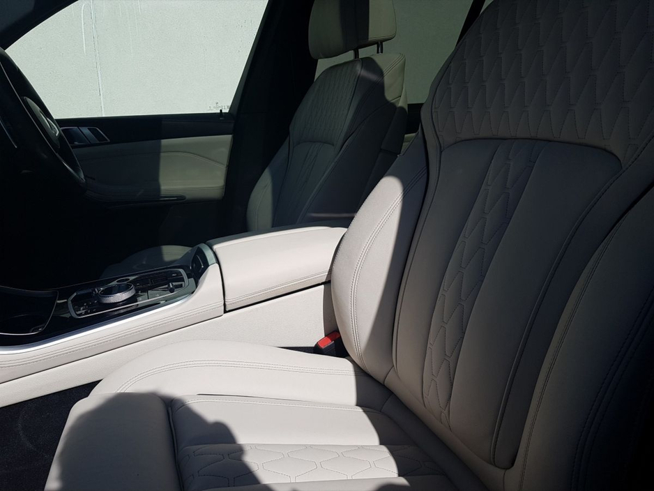 2024 BMW X5 - image 7