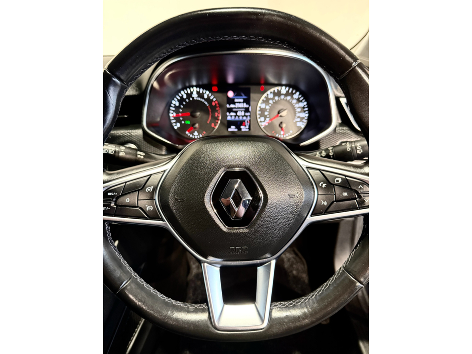 2020 Renault Clio 1.0 ICONIC TCE 100PS 5DR €12,990