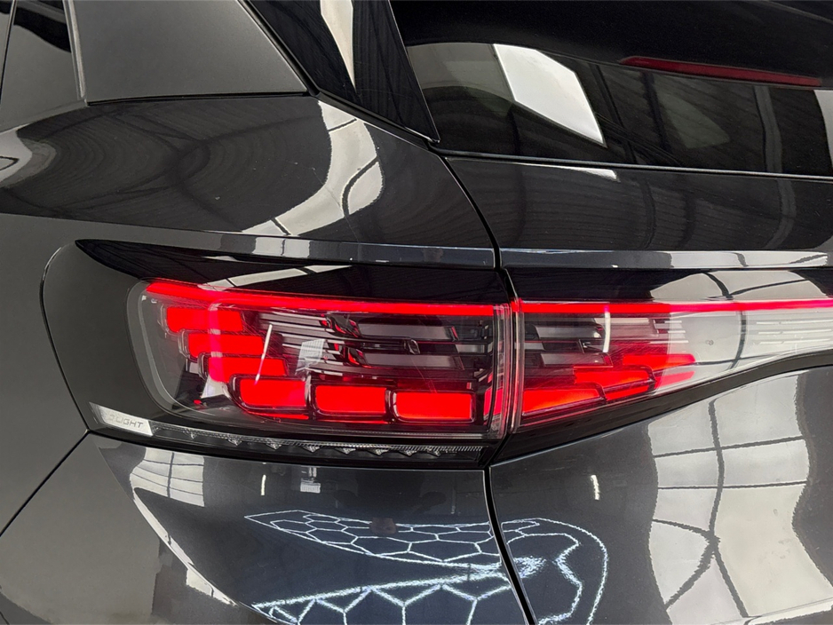 2021 Volkswagen ID.4 - image 10