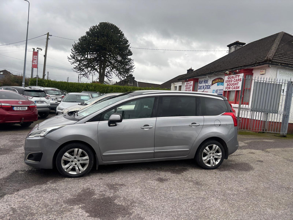 2016 Peugeot 5008 - image 4