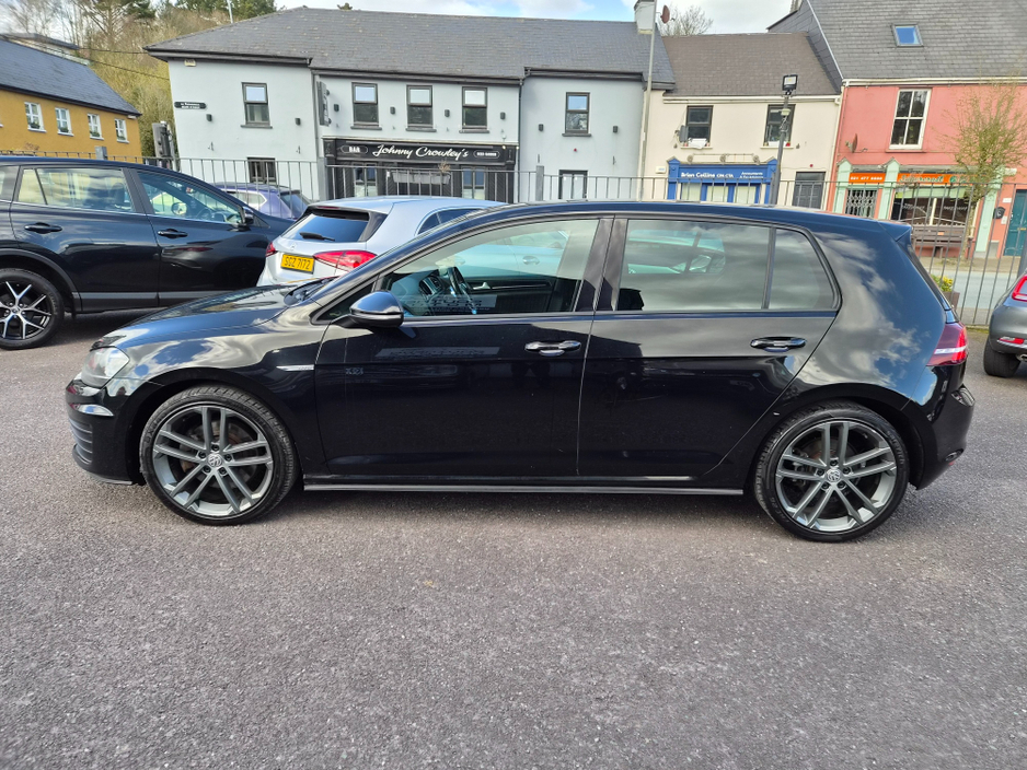 2015 Volkswagen Golf - image 9