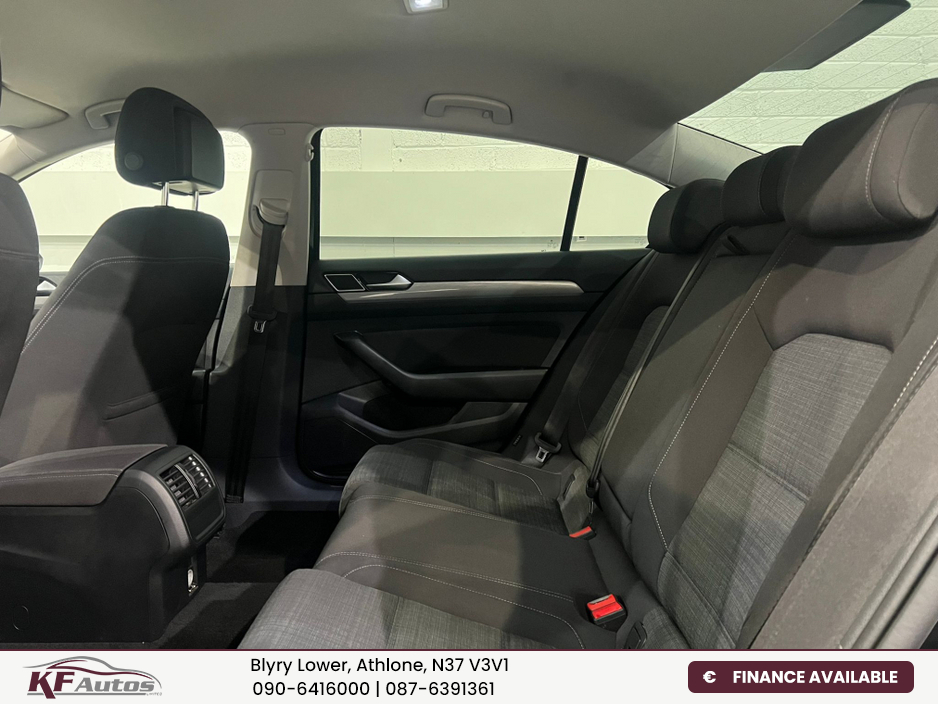 2020 Volkswagen Passat - image 13