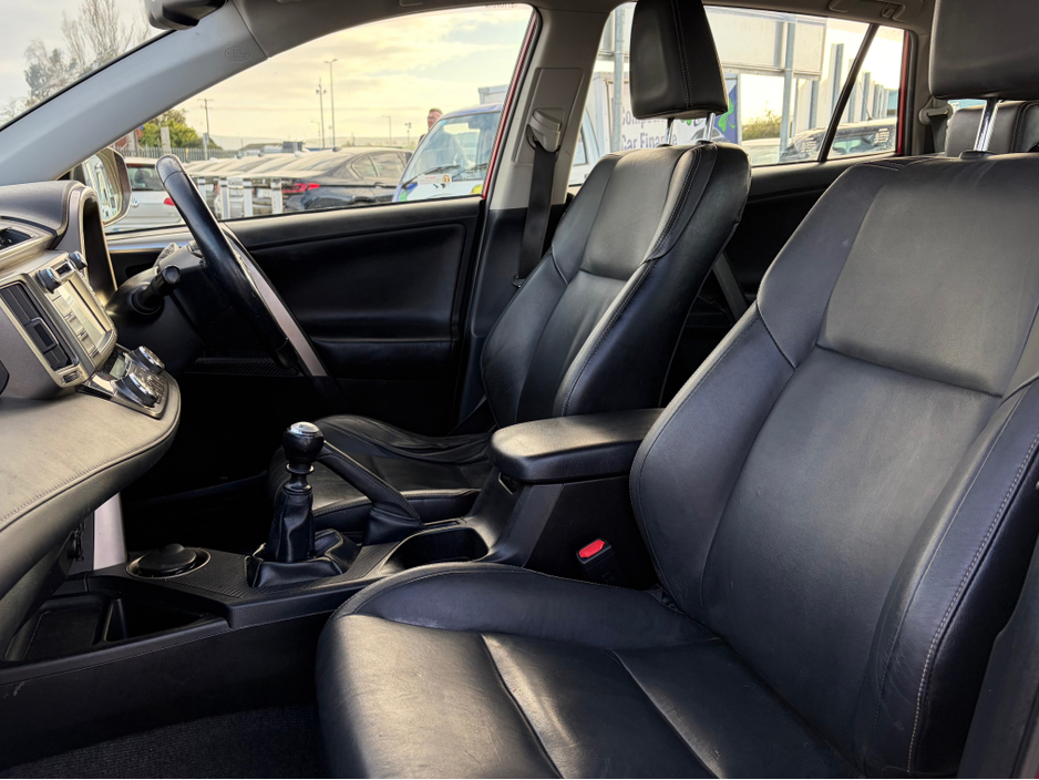 2015 Toyota Rav4 - image 8