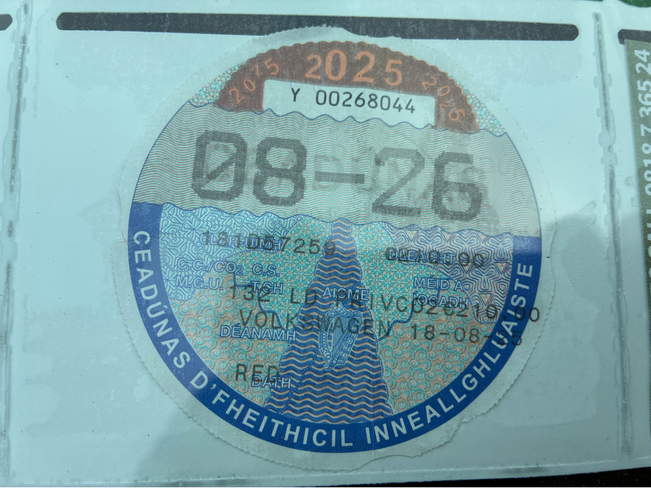 2018 Volkswagen up! - image 6