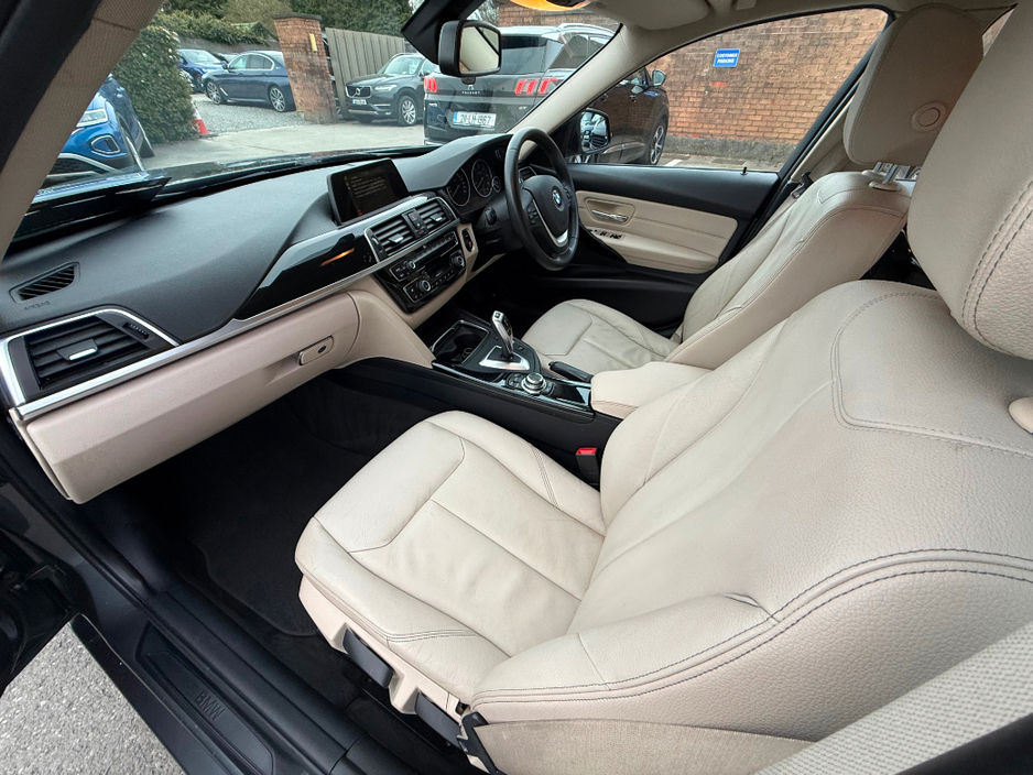 2016 BMW 3 Series - image 17