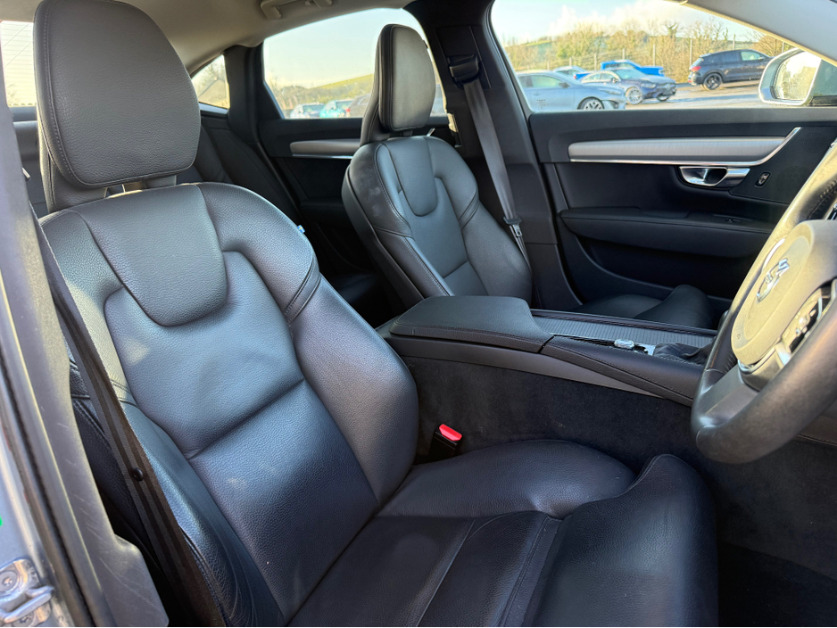 2020 Volvo S90 2020 VOLVO MOMENTUM PLUS  2.0 D4 €31,500