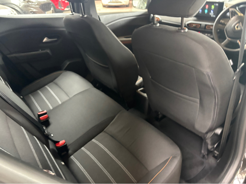 2023 Dacia Sandero Stepway - image 4