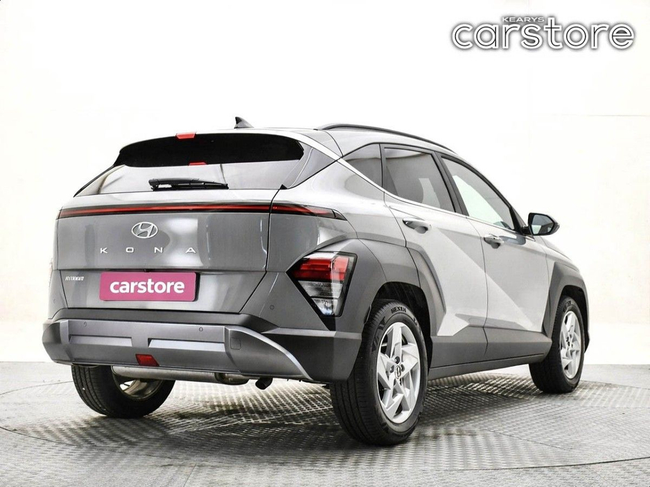 2024 Hyundai Kona - image 2