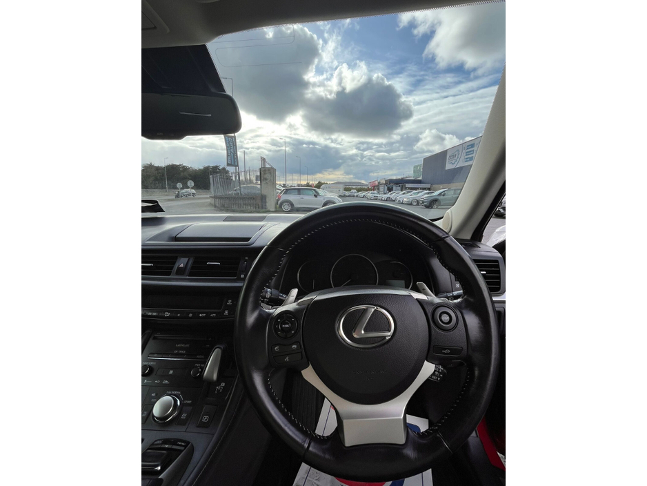 2016 Lexus CT 200 h - image 8