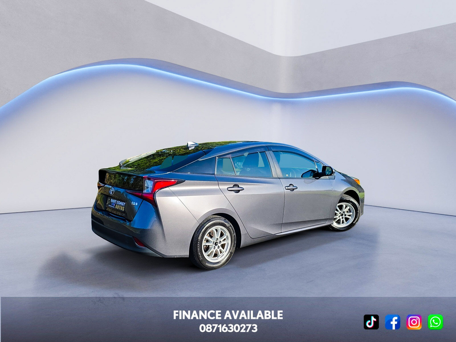 2020 Toyota Prius - image 4