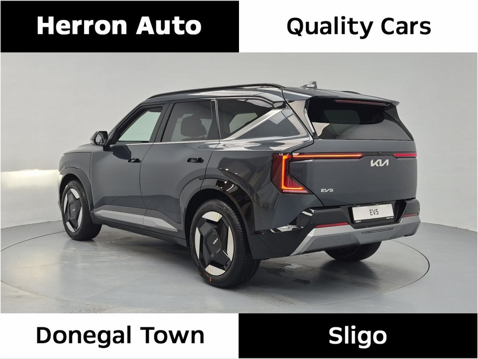 2026 Kia EV5 - image 3