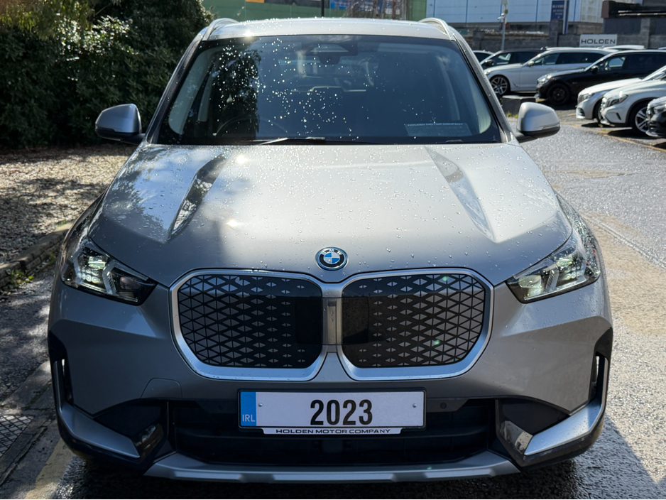 2023 BMW iX1 - image 4