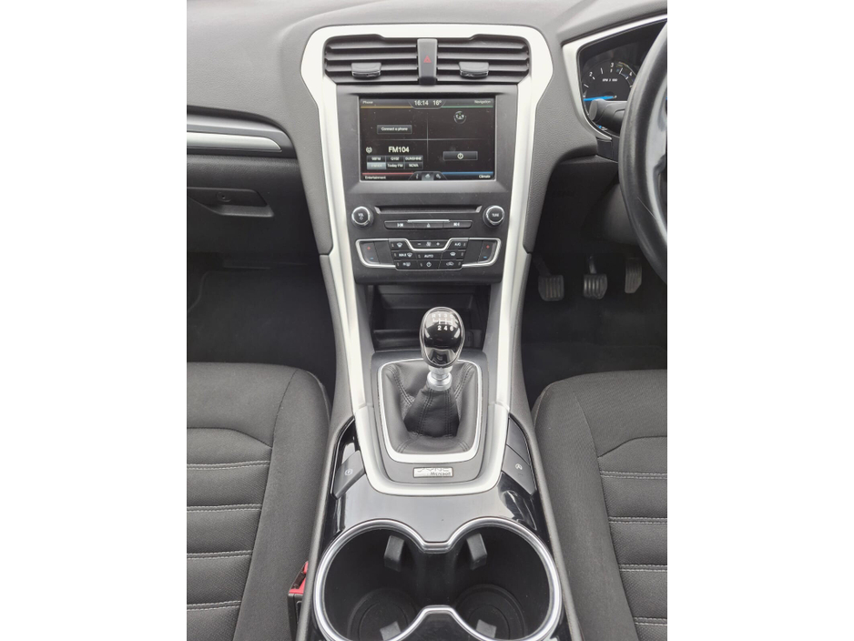 2015 Ford Mondeo - image 13