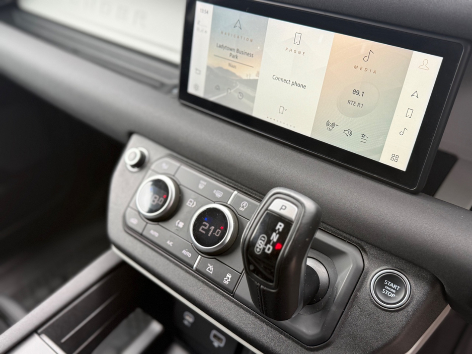 2021 Land Rover Defender - image 14