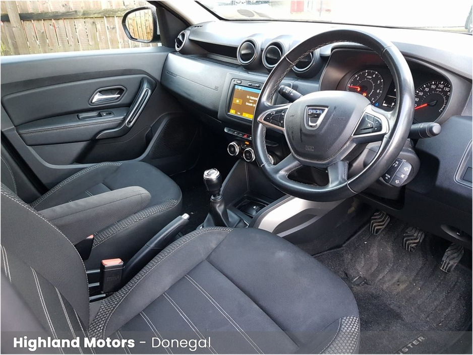 2020 Dacia Duster - image 6